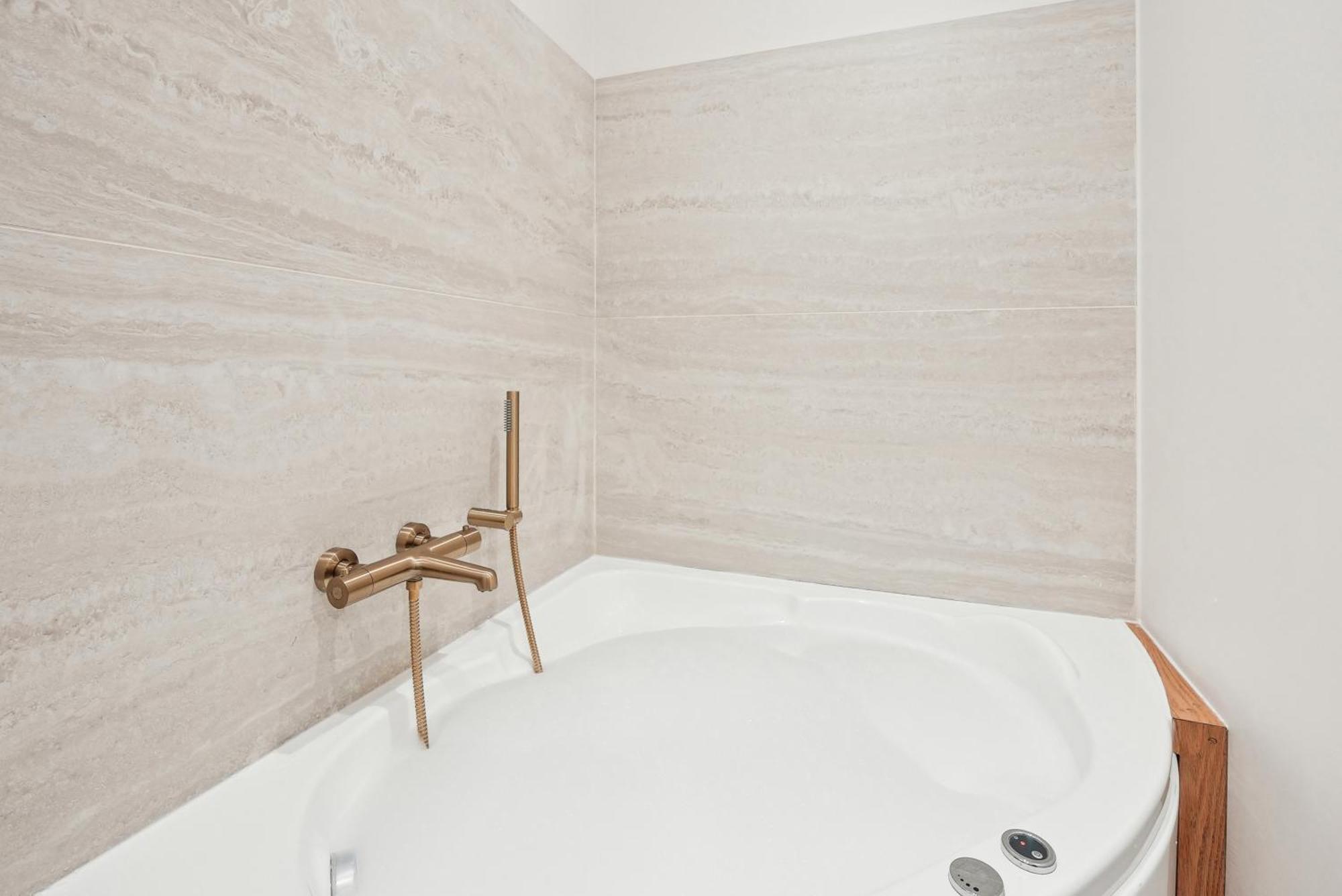 Lavie Maison Central & Hot Tub Бордо Екстериор снимка